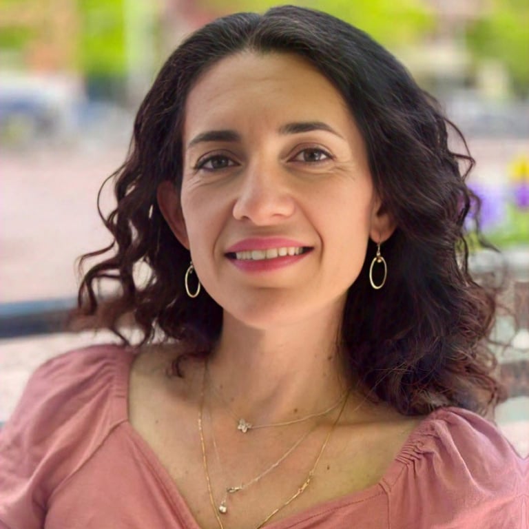 Svetlana Burak, LGBTQ therapist in Chicago, IL